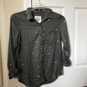 Kohl’s long sleeve button down shirt